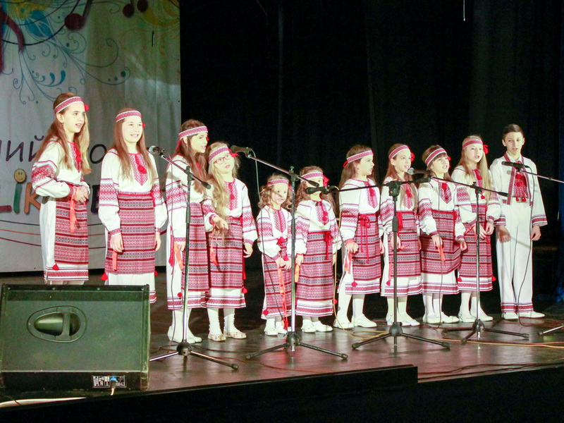 Сценічні вишиті костюми Любисток - Ільничаночка