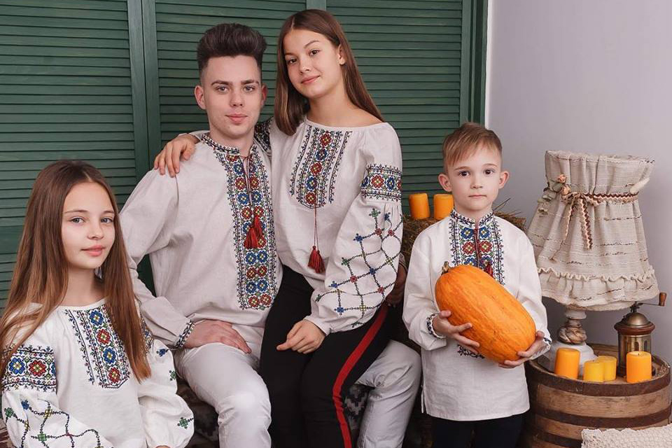 Вишиванки парні вишиванки сімейні купити